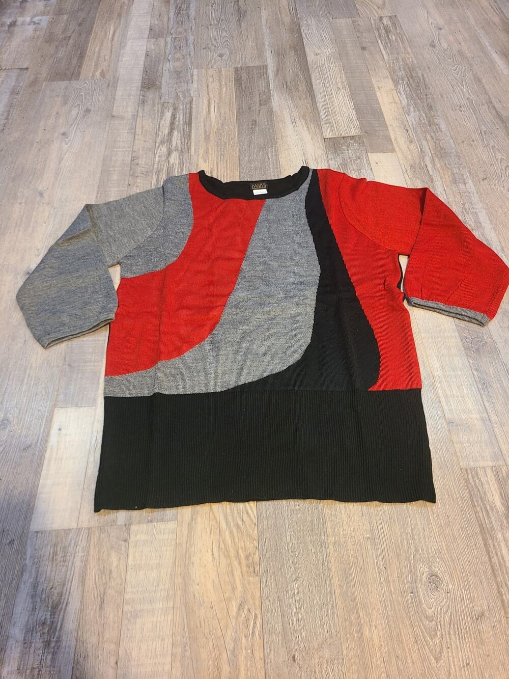 Salon studio small womens red black and gray knit 3/4 sleeve sweater